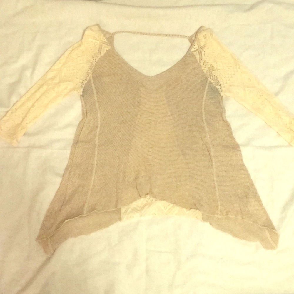 1/4 sleeve Hollister flowy top!